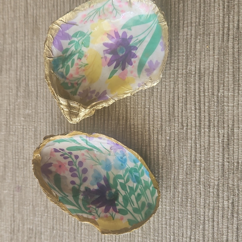 Handmade Decopaged Oyster Shells. Set Of 2. Spring Design w/Gold Leaf Boarders.